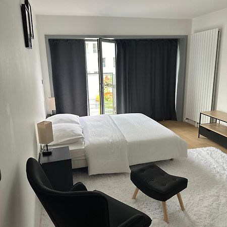 New Upscale 1 Bedroom Apartment Paris Bagian luar foto